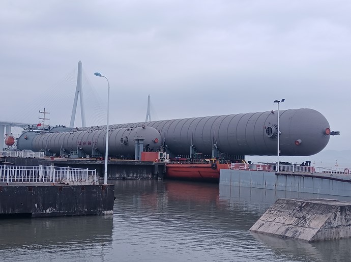 南京三方监造的天津南港项目首批大型塔器启航发运